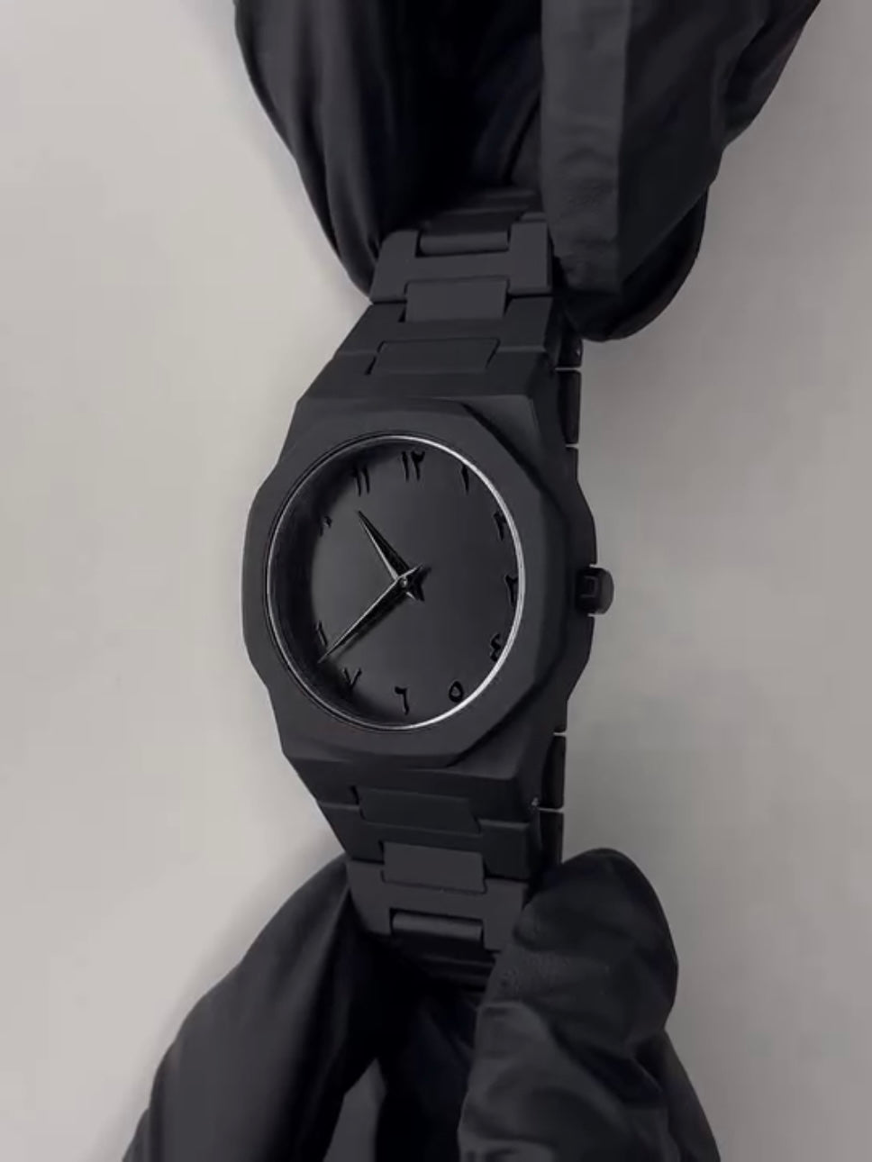 Black Minimalist Aura Watch – Steel Strap – luxury product photo 1, NORE store