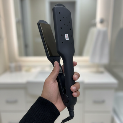 Visage Ceramic Hair Straightener – Anti-Frizz Shine - Product Image 5